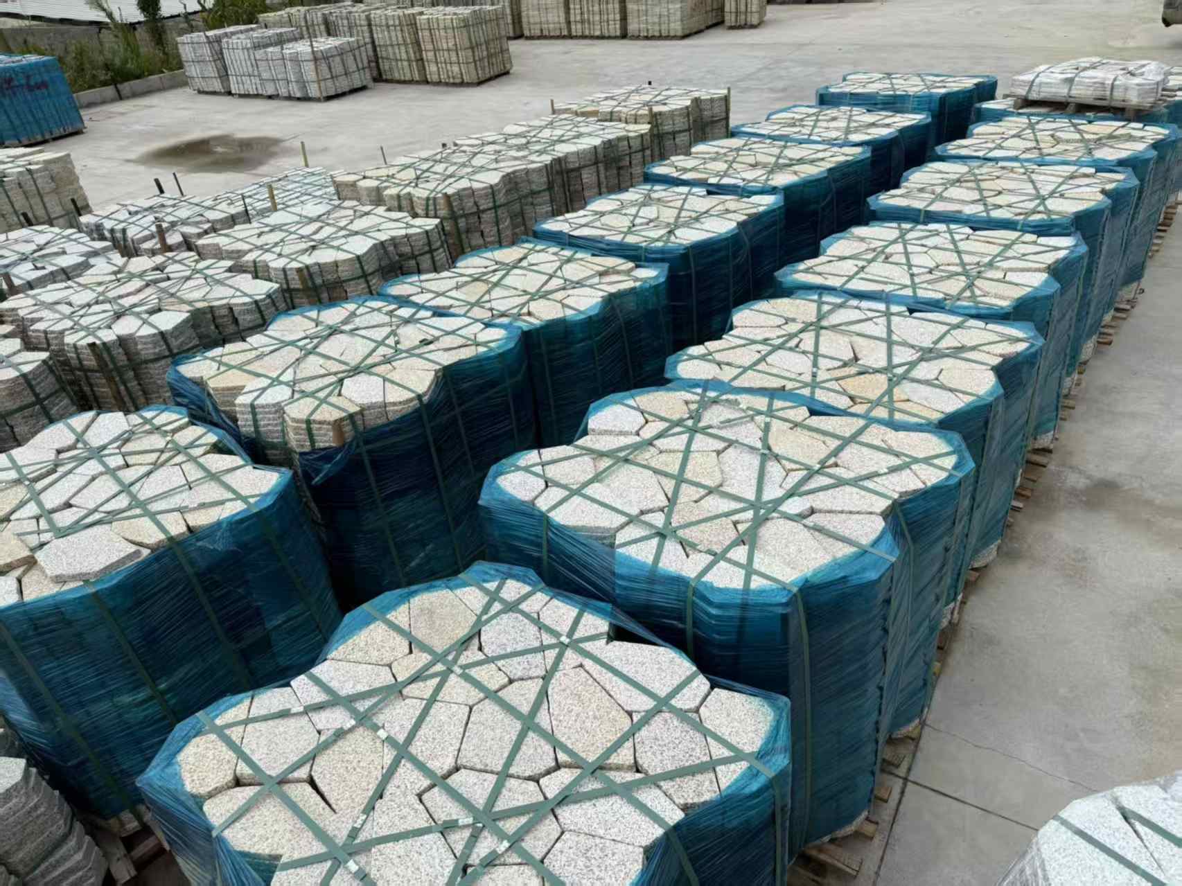 阳泉黄金麻冰裂纹 碎拼